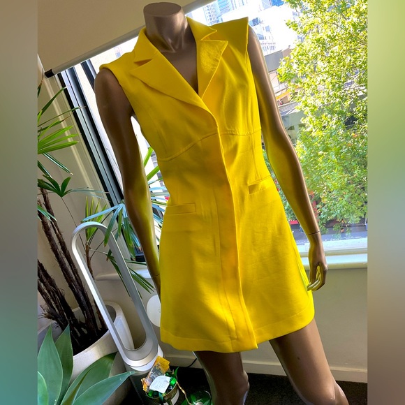 Cue Dresses & Skirts - Cue Fluro Sleeveless Blazer Dress